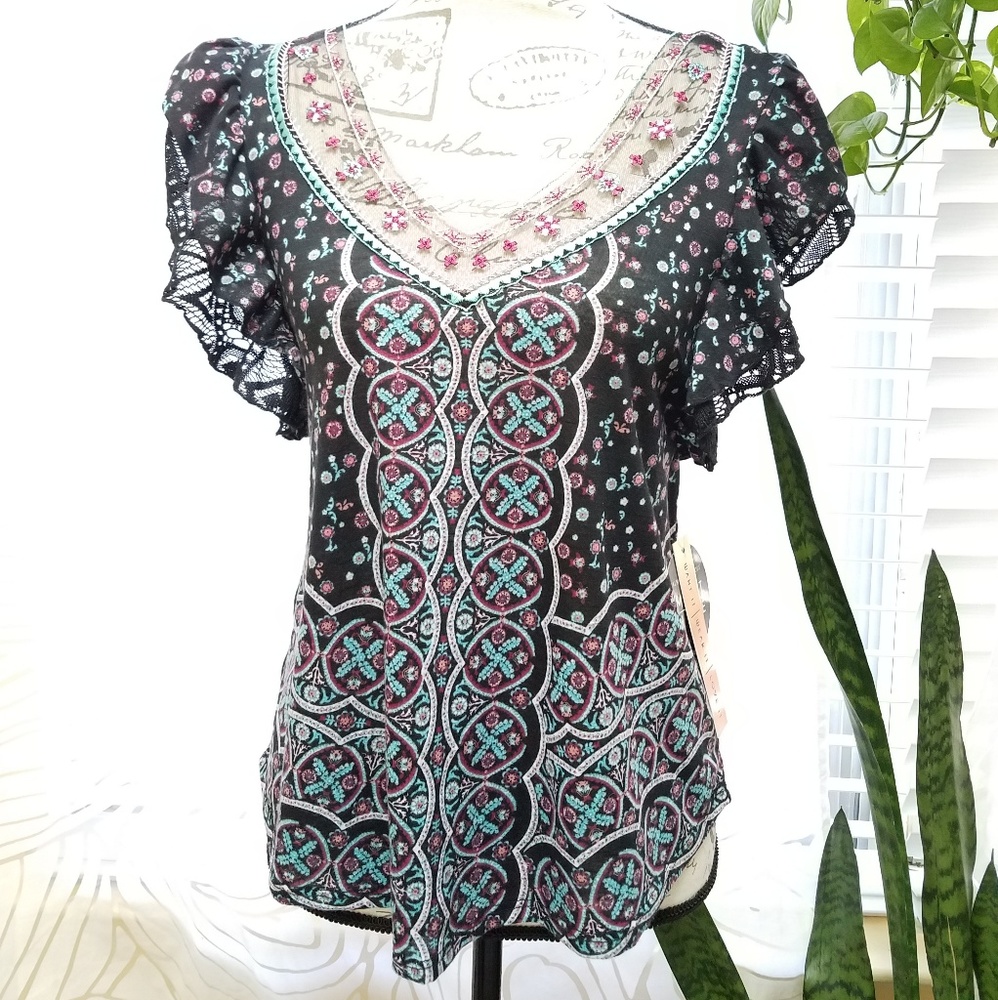 NWT Fancy Floral Lace Design Blouse Top ♡